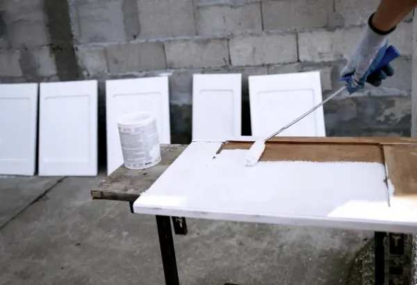 Cabinet Painting Timelines: What to Expect From Prep to Final Coat