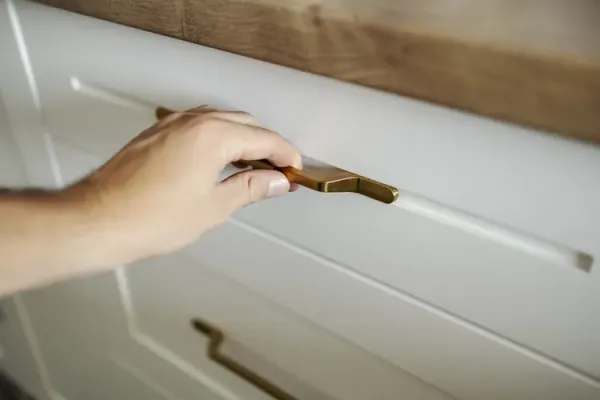 Contractor Reveals the Minor Home Flaws Guests Spot Instantly